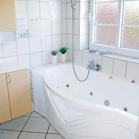 Feriehus Dyrevennlig Hjem I Bredebro Med Badstue